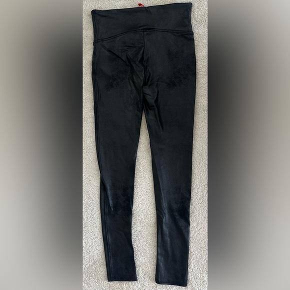 Spanx size medium black shiny leggings - Picture 5 of 9